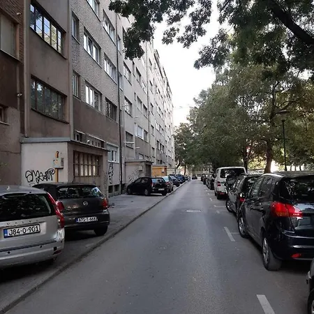 Apartment Apartman Vila Home *